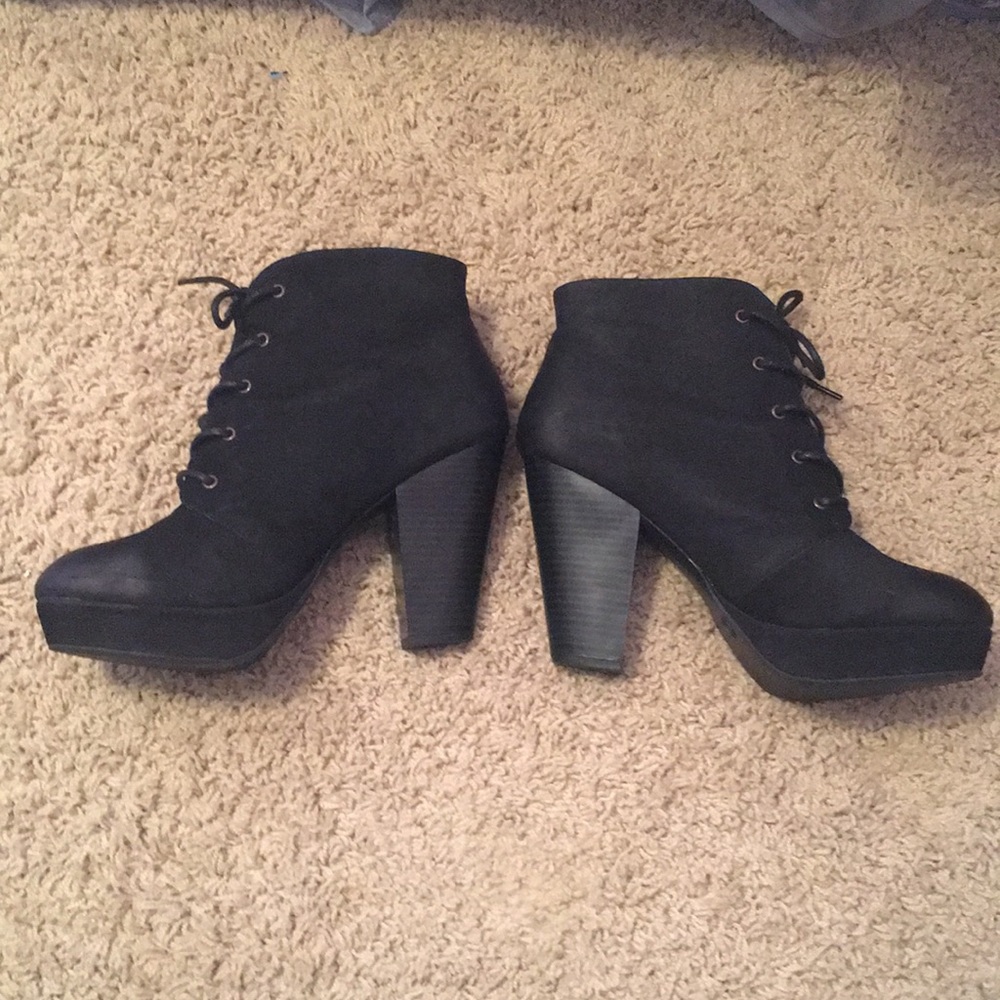 Mossimo Black heeled booties